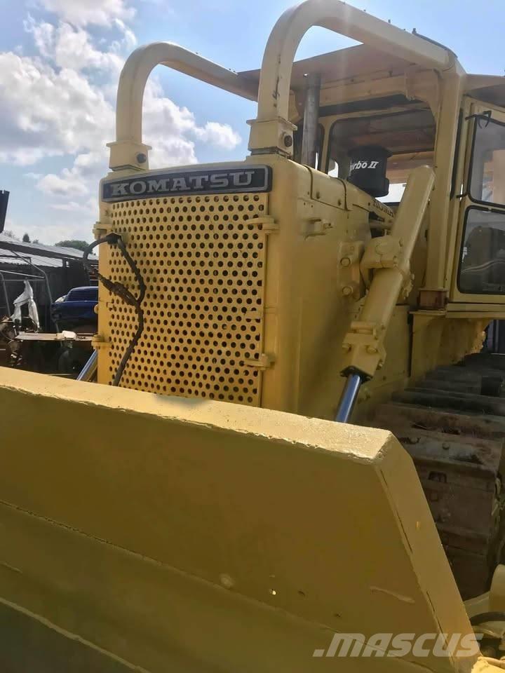 Komatsu D 85 A-12 Bandschaktare