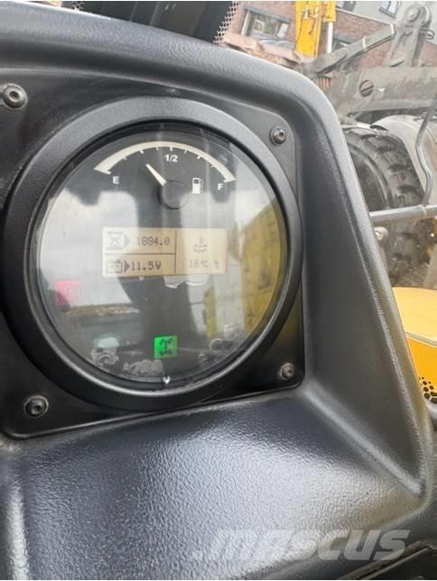 CAT TH 414 Teleskoplastare