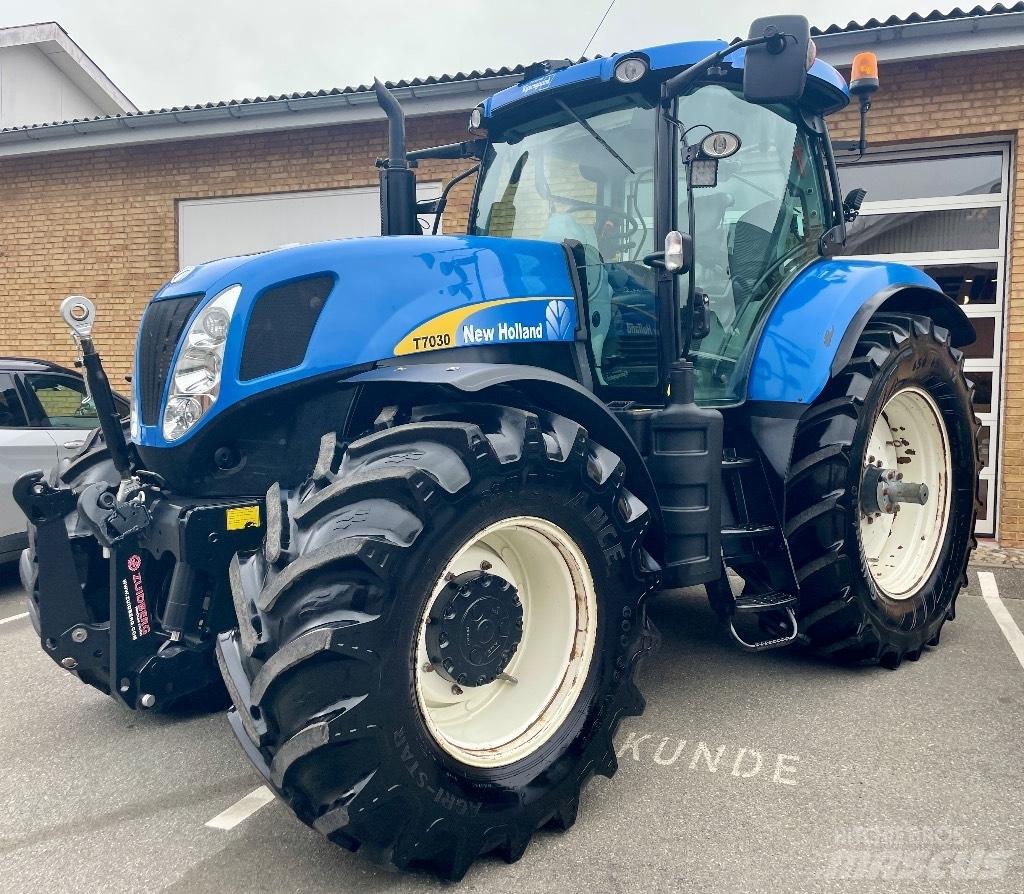 New Holland T 7030 Traktorer