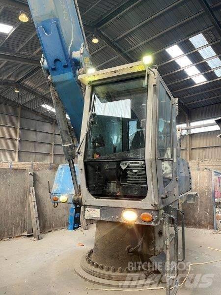 Fuchs AHL 831 D Avfalls / industri hantering