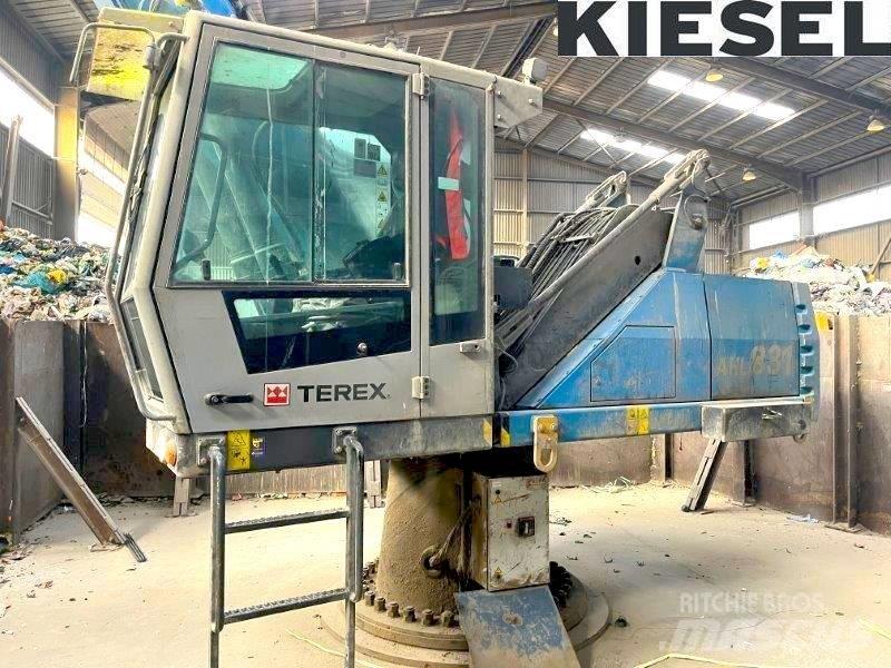 Fuchs AHL 831 D Avfalls / industri hantering