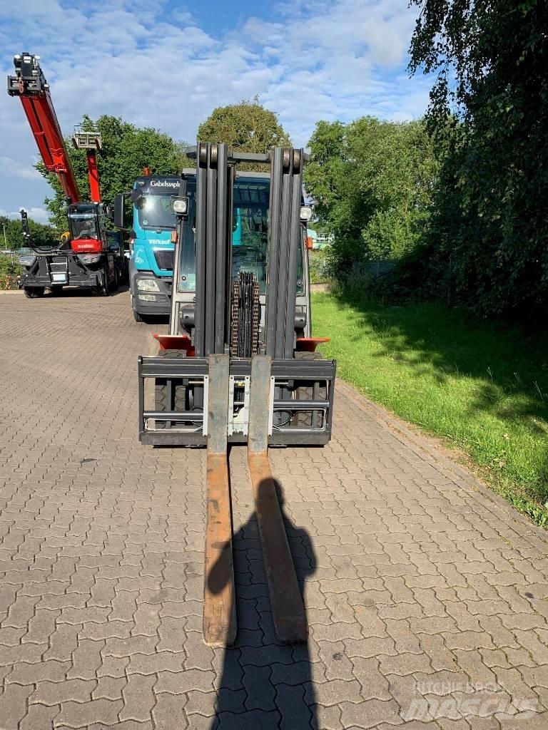Nissan WG1F4F50Y Dieselmotviktstruckar