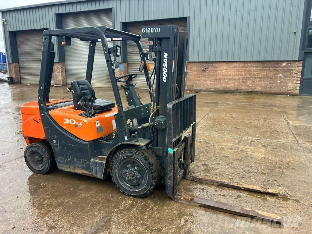 Doosan D 30 GP Dieselmotviktstruckar