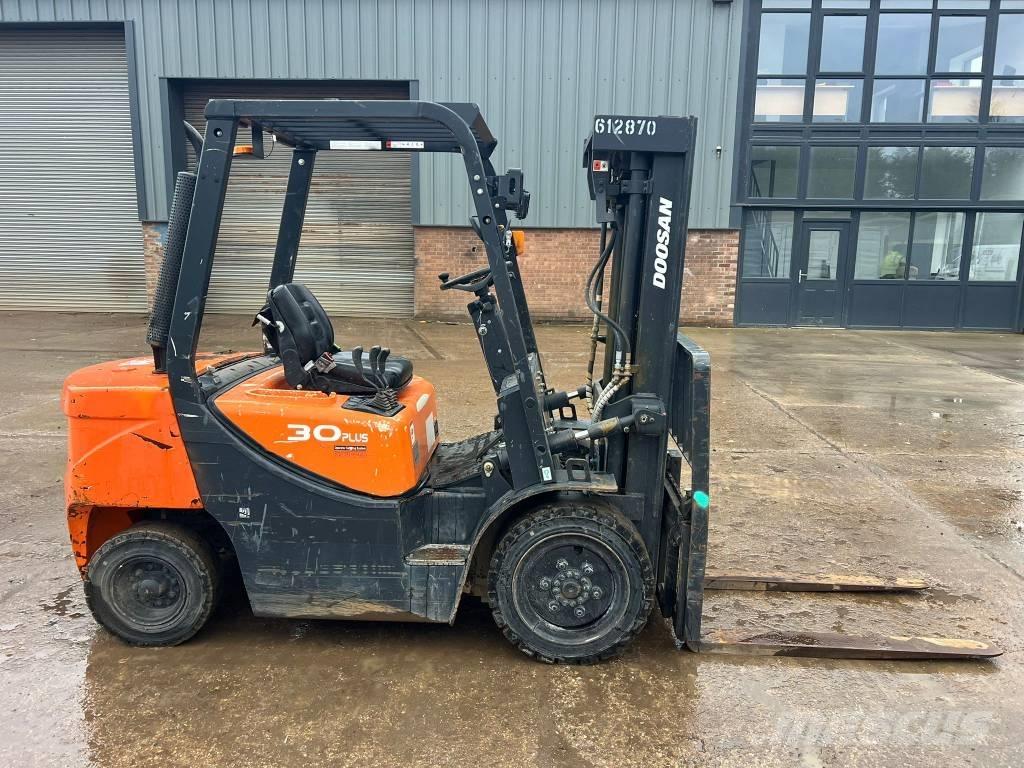 Doosan D 30 GP Dieselmotviktstruckar