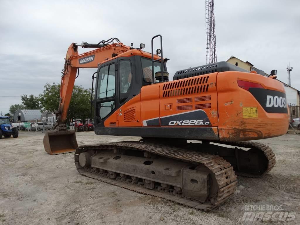 Doosan DX 225 LC-5 Bandgrävare