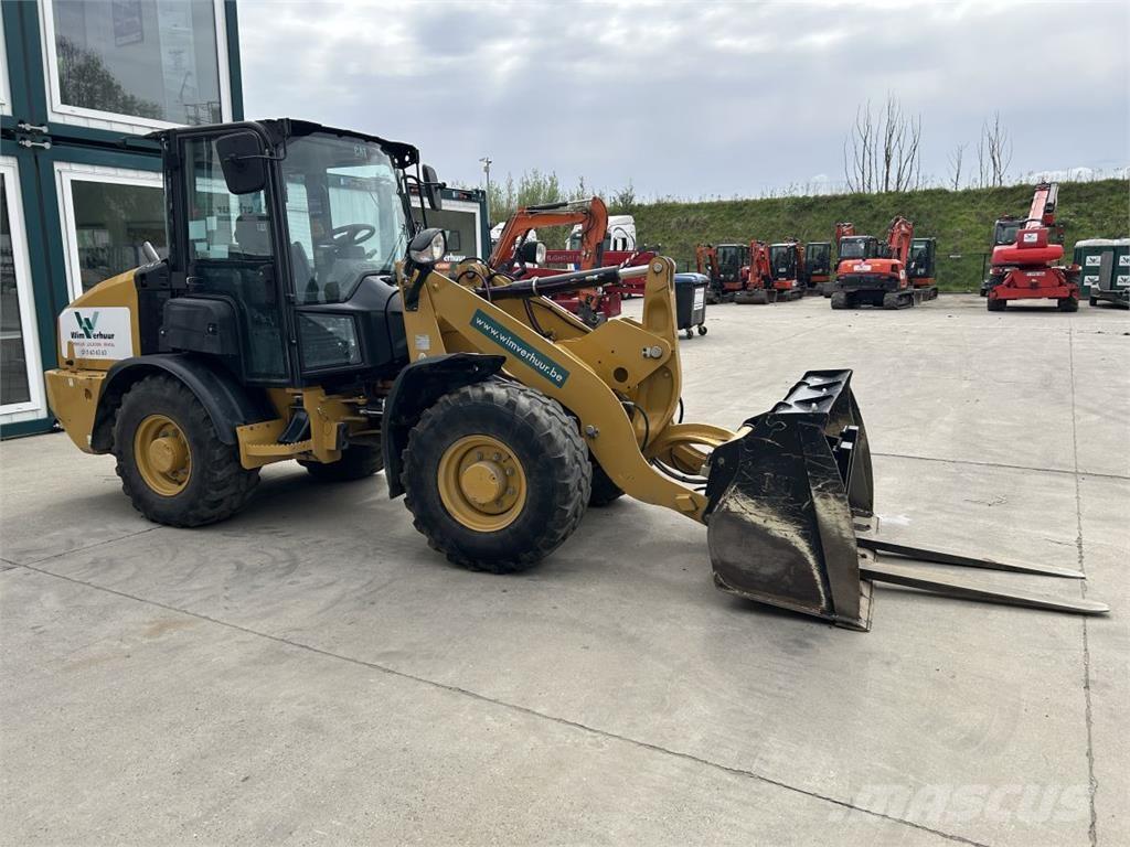 CAT 906M (8758) Kompaktlastare