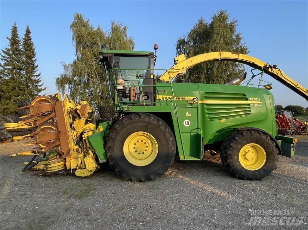 John Deere 7750 Självgående fälthackar
