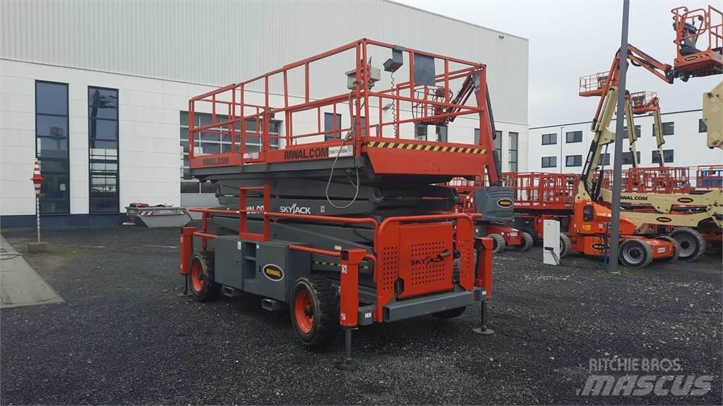 SkyJack 9250RT Saxliftar