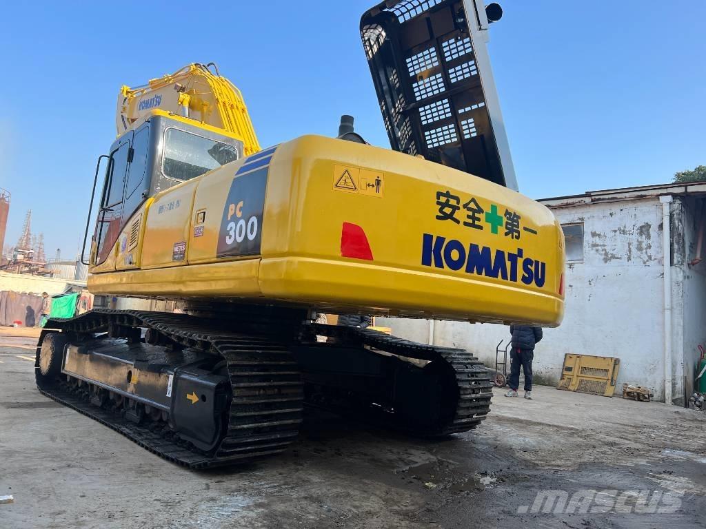 Komatsu PC300-7 Bandgrävare