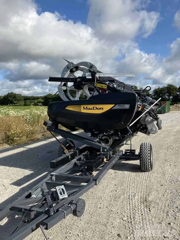 MacDon FD235 Skärbord