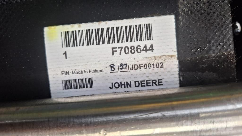 John Deere F708644 Hytter och interiör