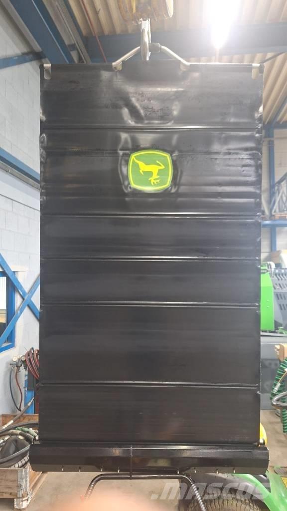 John Deere F708644 Hytter och interiör