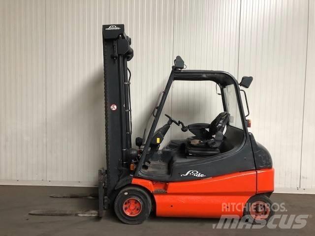Linde E25-02 Elmotviktstruckar
