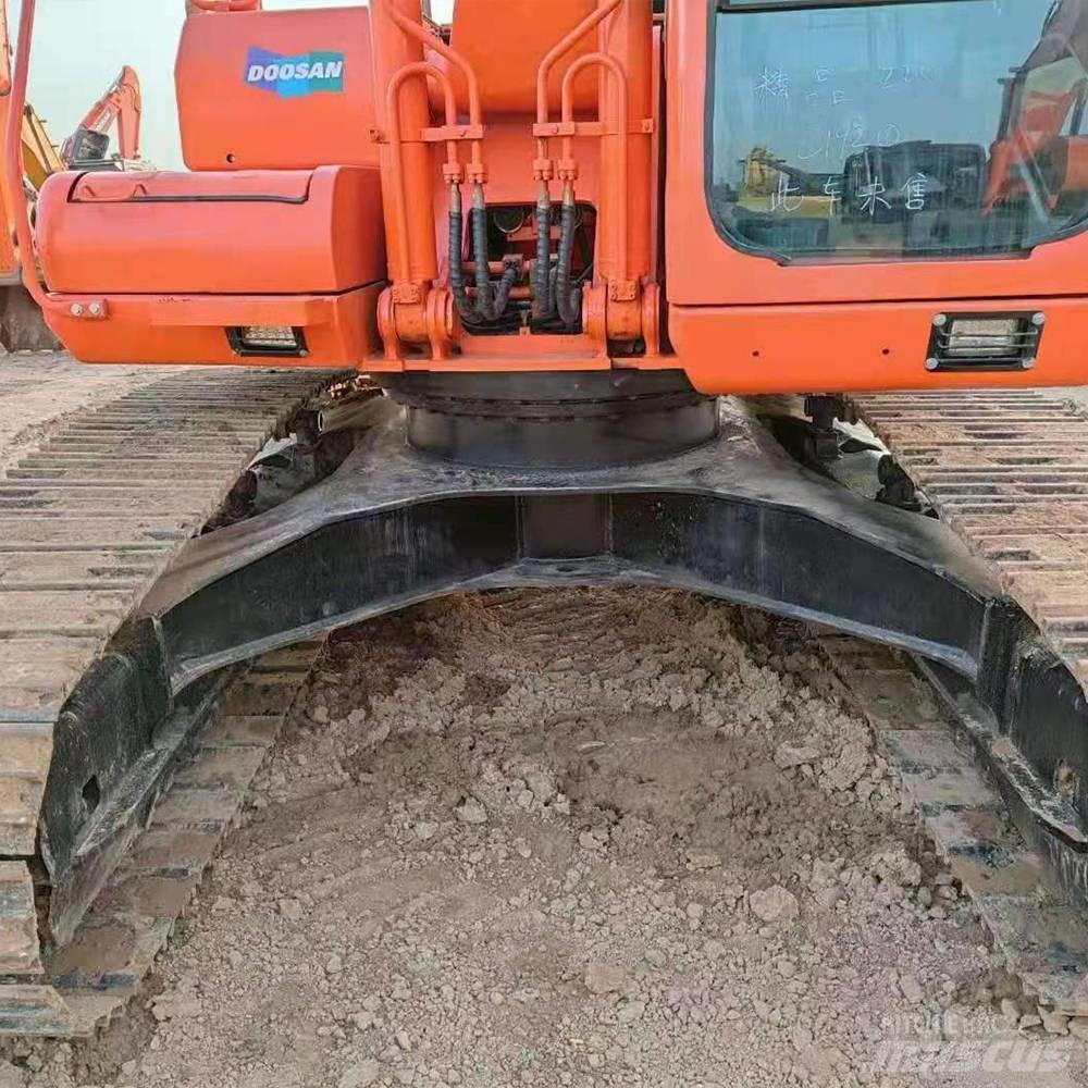 Doosan 225 Bandgrävare