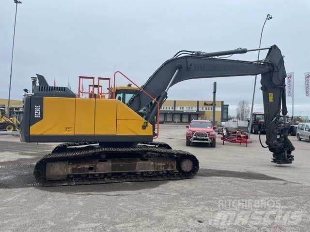 Volvo EC 250 EL Bandgrävare