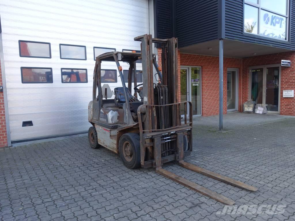 Nissan Y1D2A200 Dieselmotviktstruckar