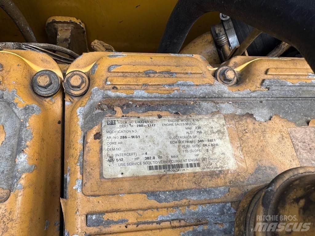 CAT 374DL Bandgrävare