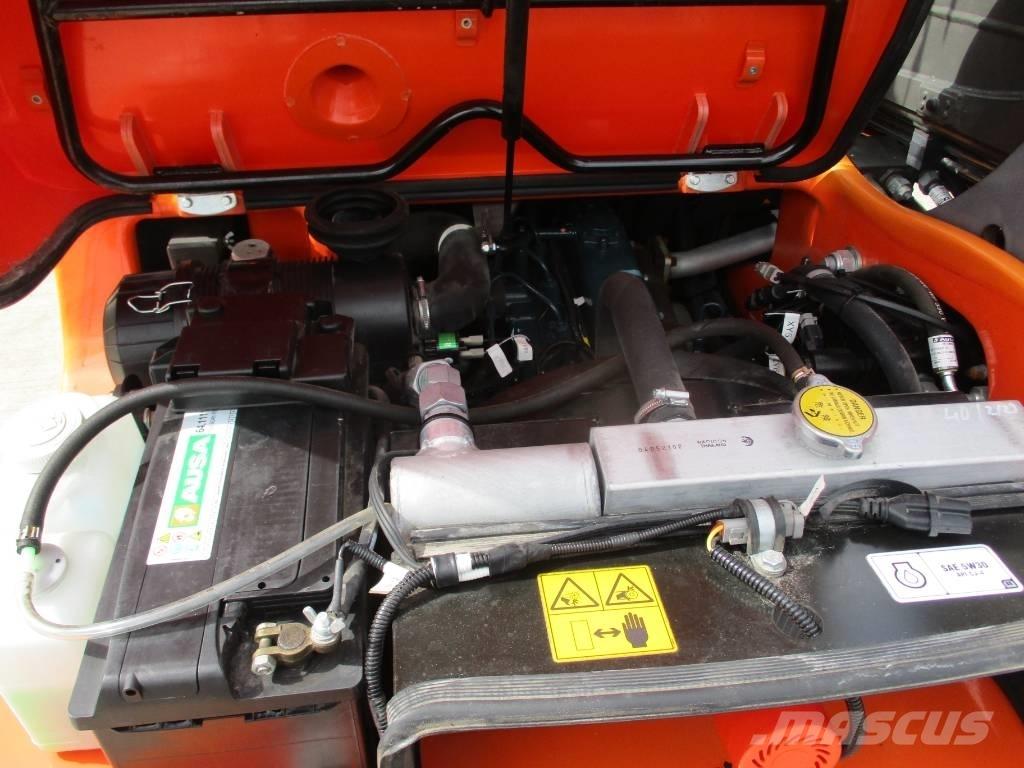 Ausa T144 H X4 (909) Teleskoplastare