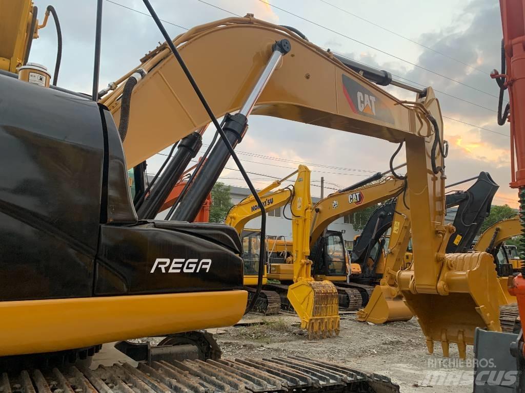 CAT 325 D Bandgrävare