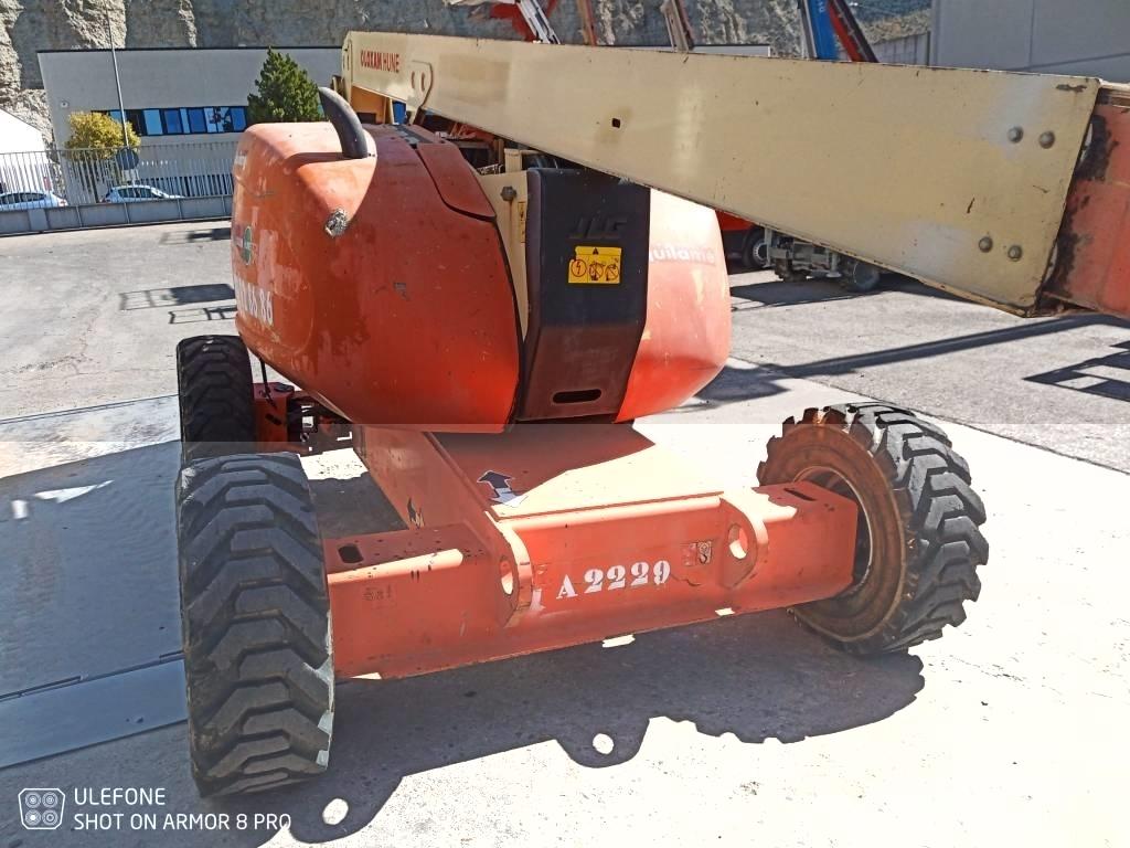 JLG 600 AJ Bomliftar