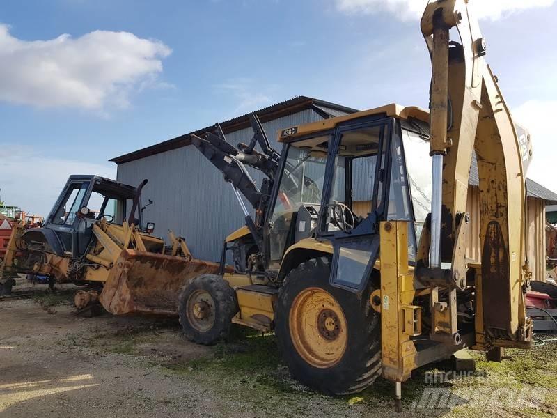 CAT 438C Bommar och stickor