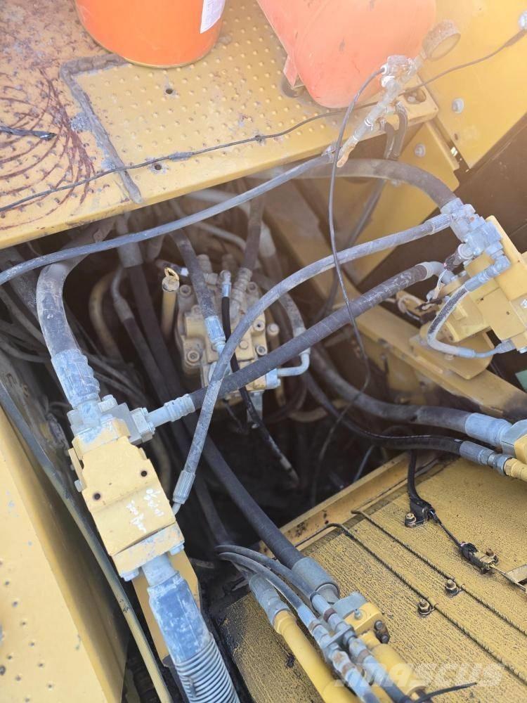 CAT 330FL Bandgrävare