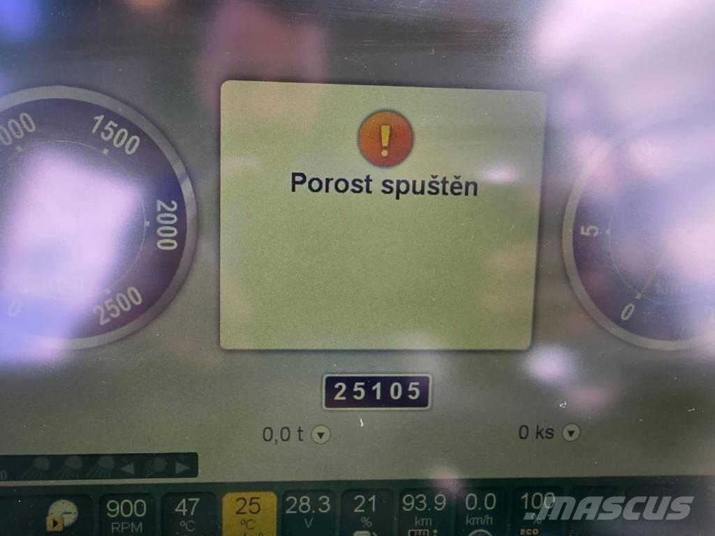John Deere 810 E Skotare