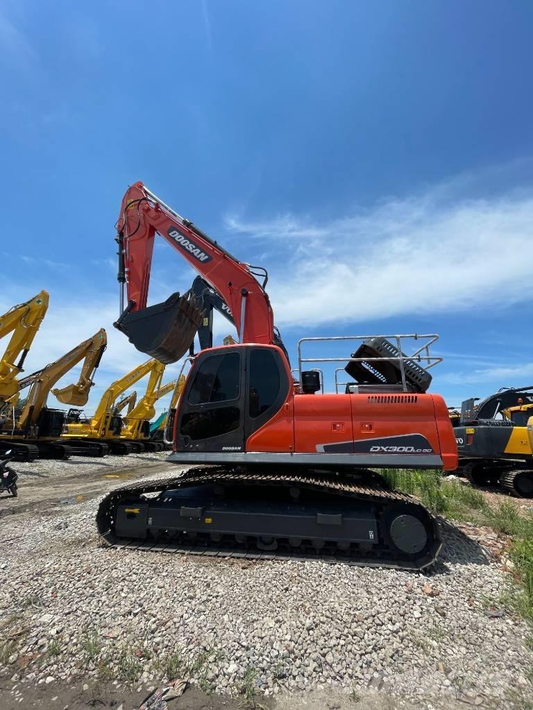 Doosan DX 300 Bandgrävare