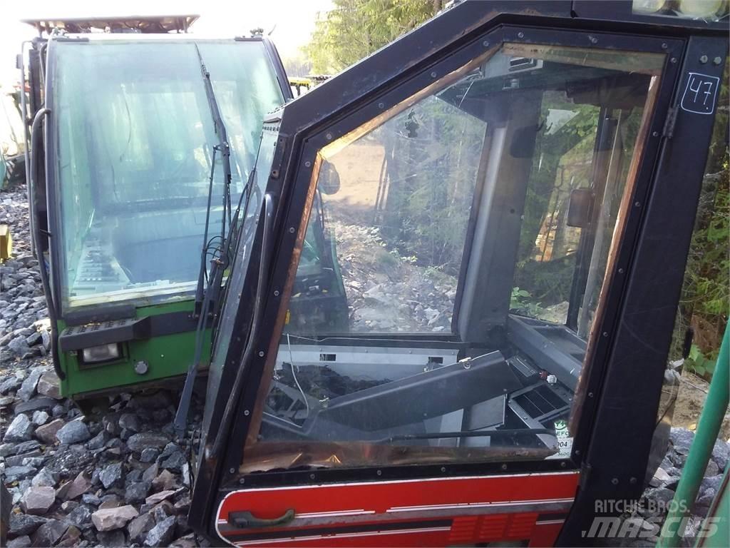 Valmet 901 Hytter och interiör