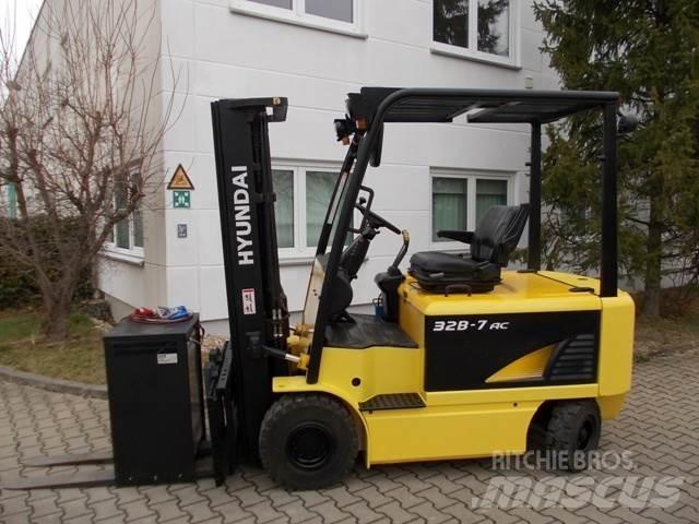 Hyundai 32 B-7 Elmotviktstruckar