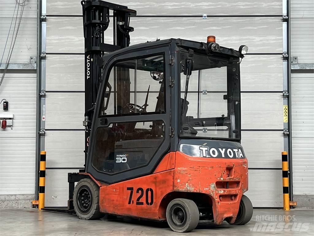 Toyota 8FBMT30 Elmotviktstruckar