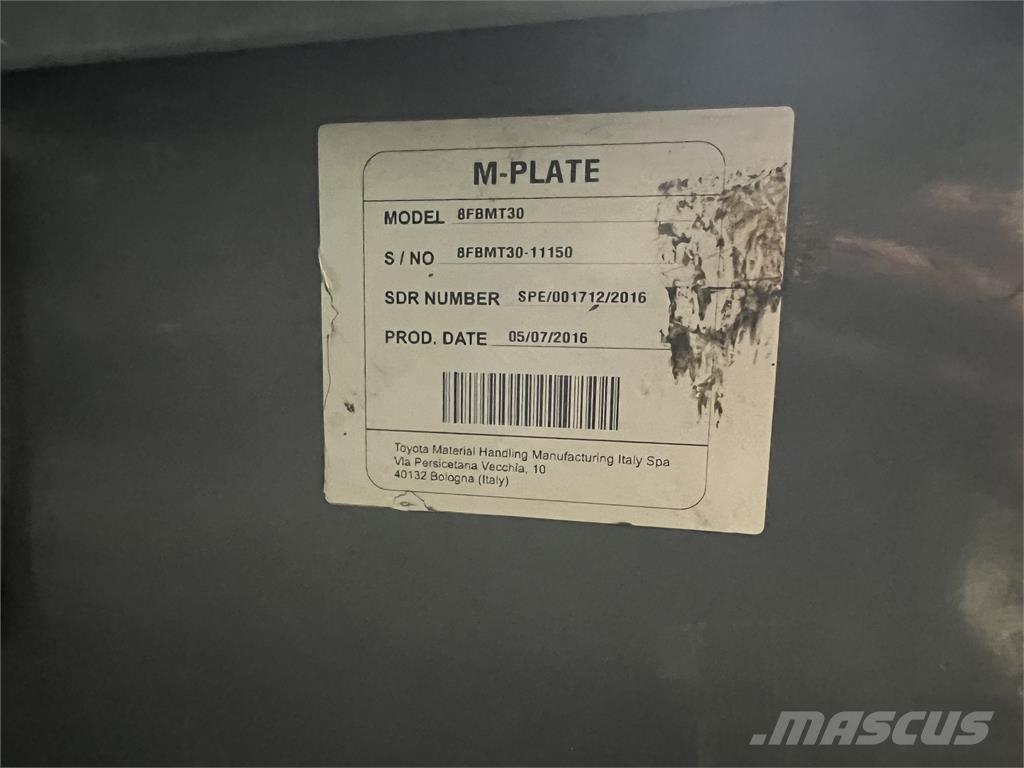 Toyota 8FBMT30 Elmotviktstruckar