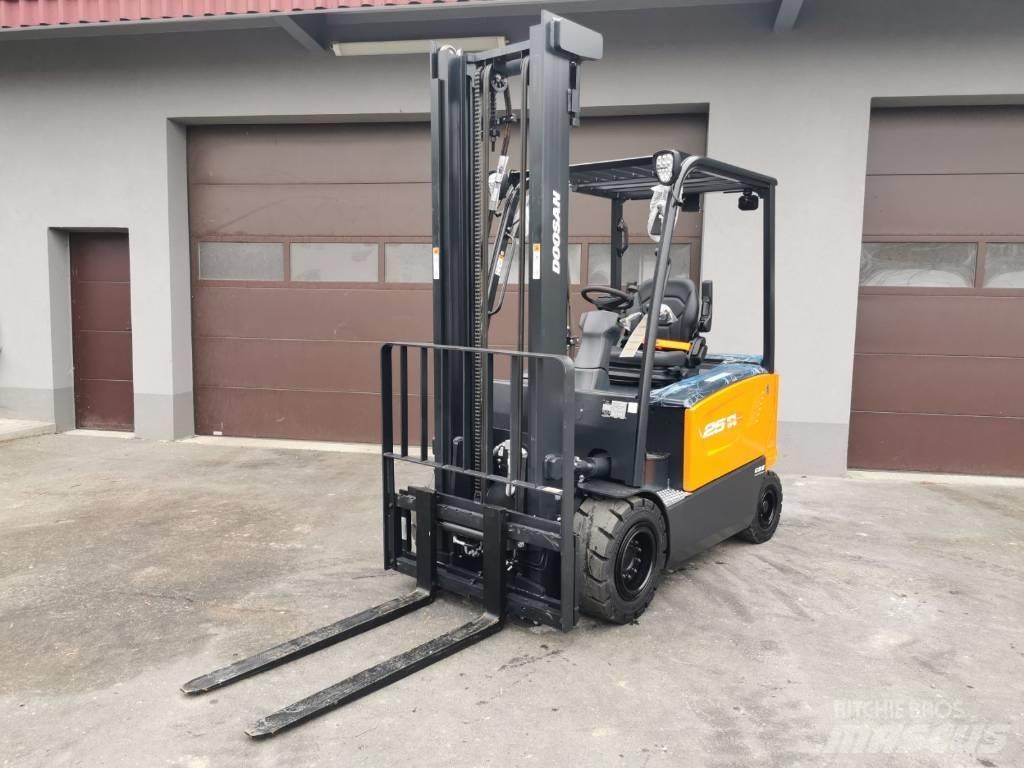 Doosan B25S-7 Elmotviktstruckar