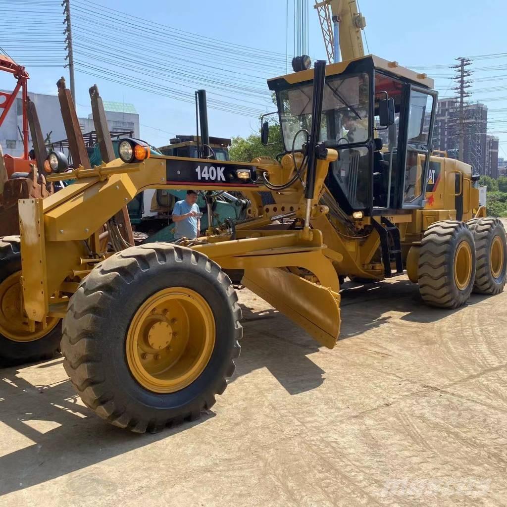 CAT 140 K Väghyvlar