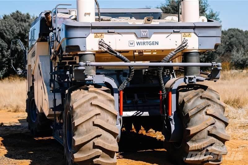 Wirtgen WR240 Övriga bilar