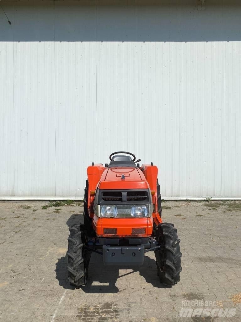 Kubota GL200 Kompakttraktorer