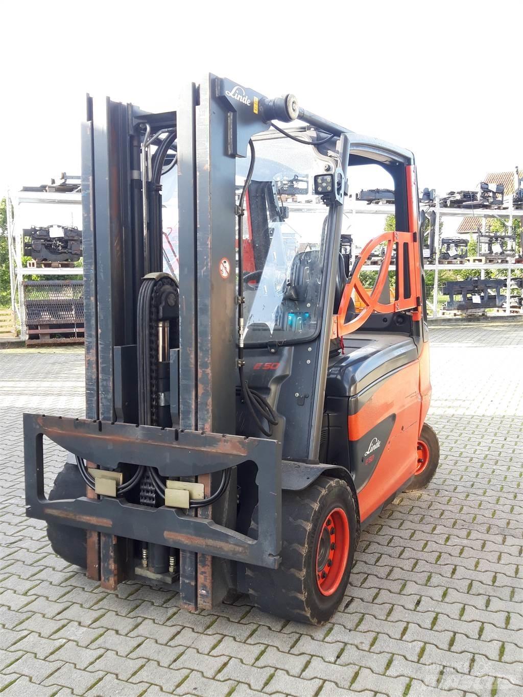 Linde E50HL Elmotviktstruckar
