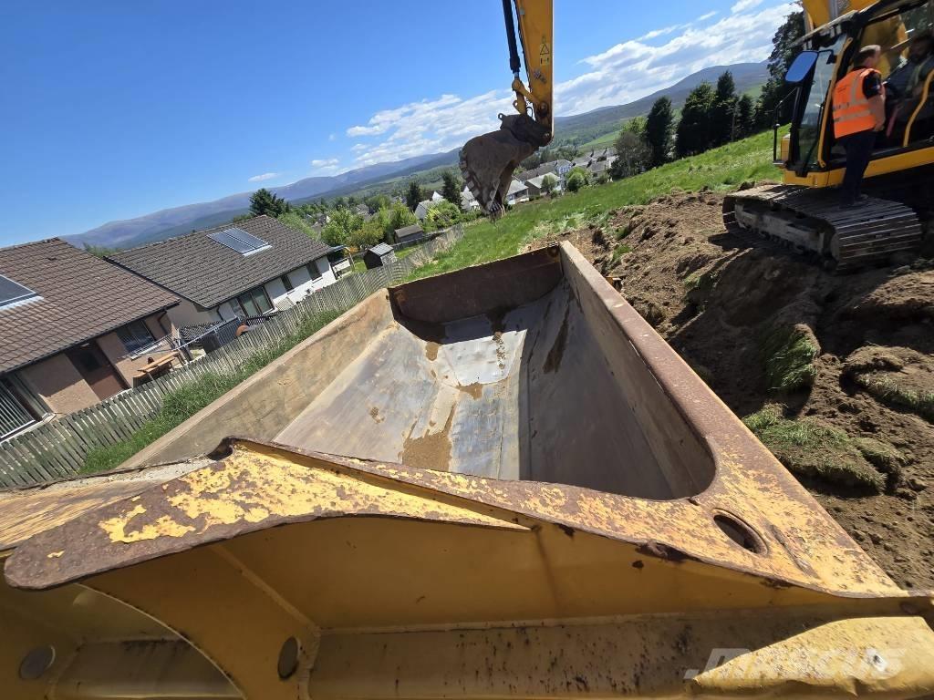 Bell B 25 D Midjestyrd dumper