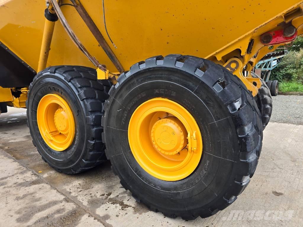 Bell B 30 E Midjestyrd dumper