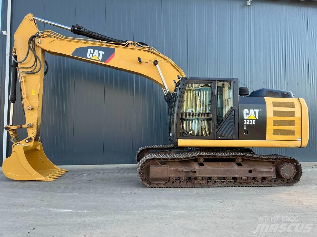 CAT 323E L Bandgrävare