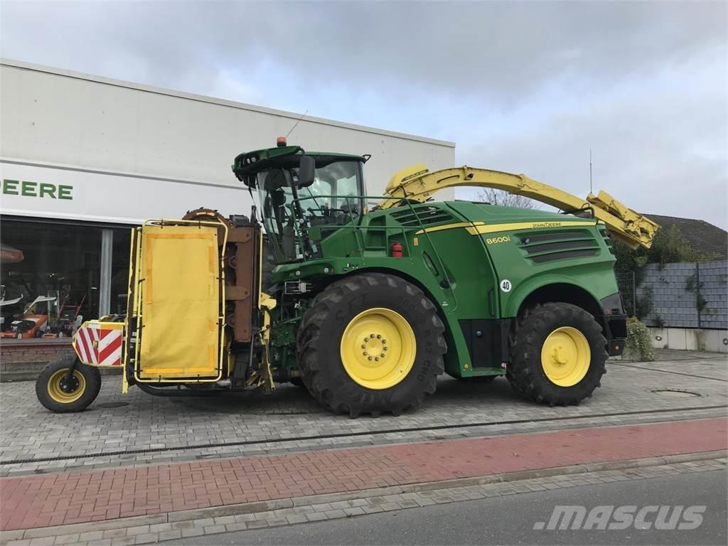 John Deere 8600 Självgående fälthackar