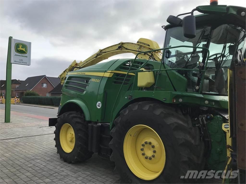 John Deere 8600 Självgående fälthackar