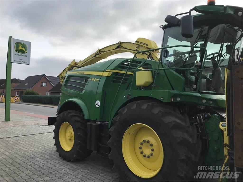 John Deere 8600 Självgående fälthackar