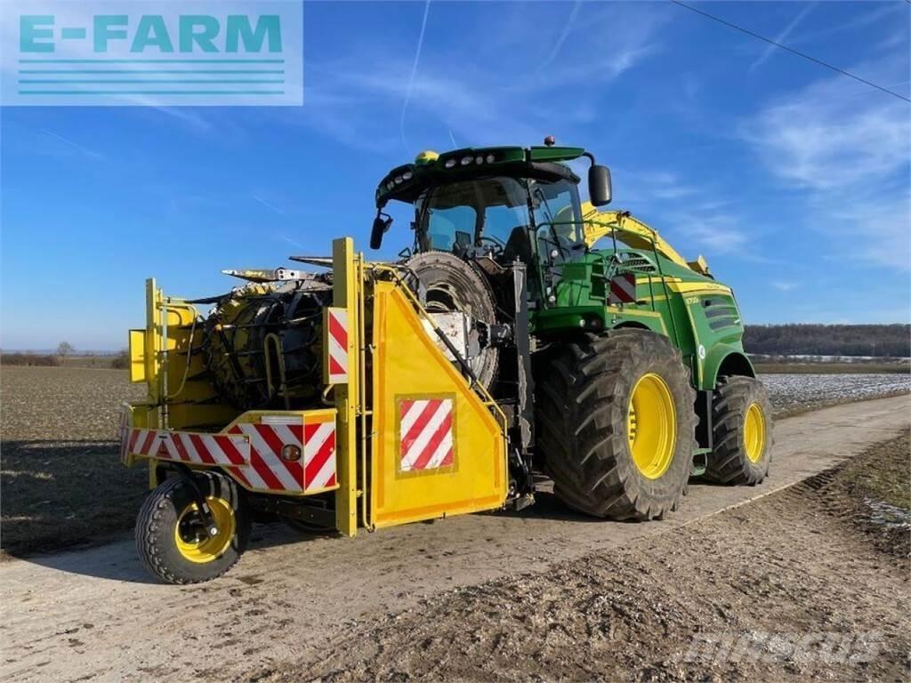 John Deere 8700i Självgående fälthackar