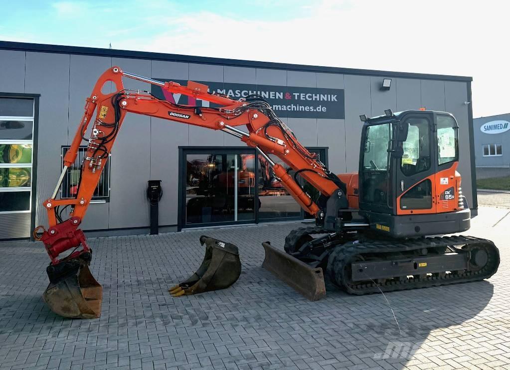 Doosan DX 85 R Midigrävmaskiner 7t - 12t