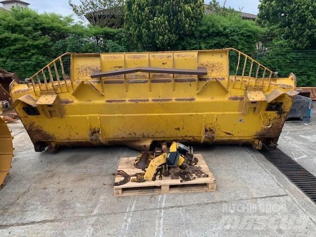 Komatsu D 155 AXI-8 Bandschaktare