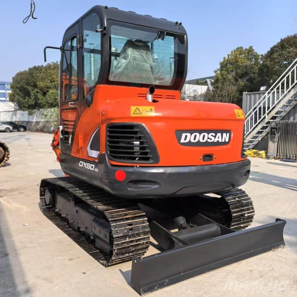 Doosan DX 60-9 C Bandgrävare