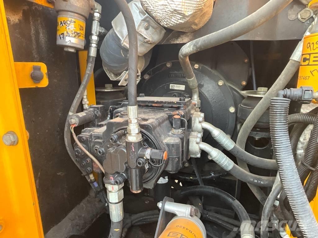 JCB JS 130 LC 4F Bandgrävare