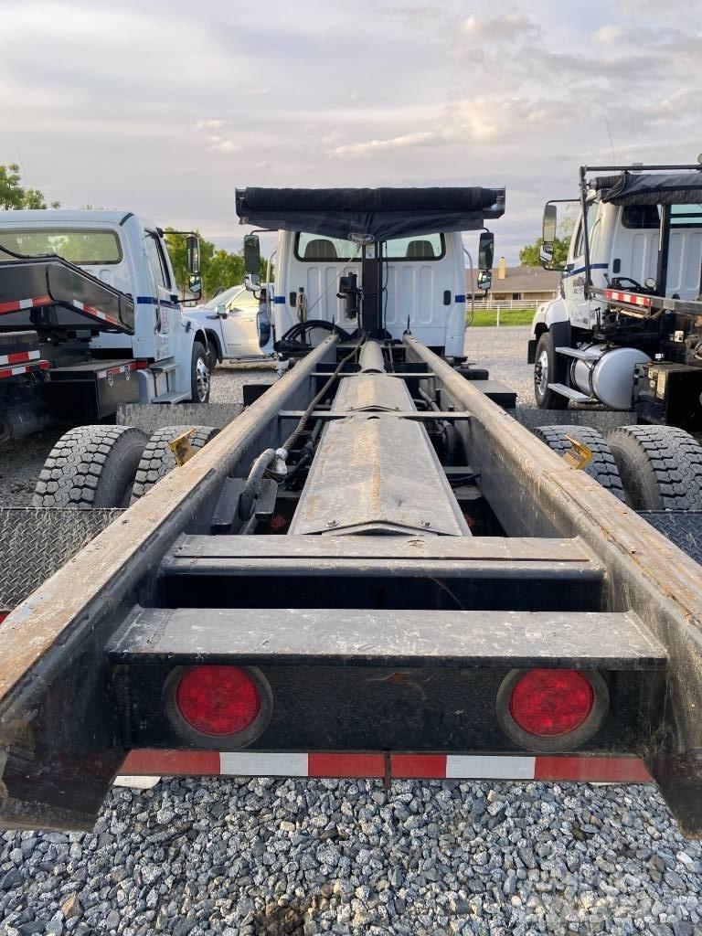 Freightliner CB Lastväxlare med kabellift
