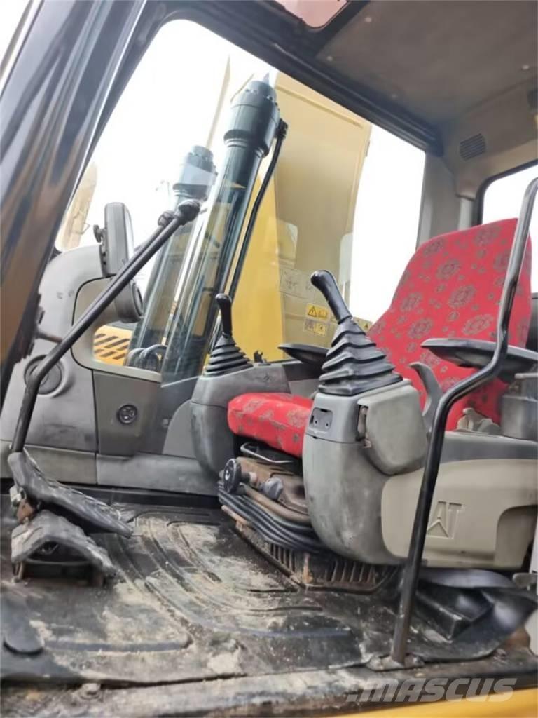 CAT 323 GC Bandgrävare